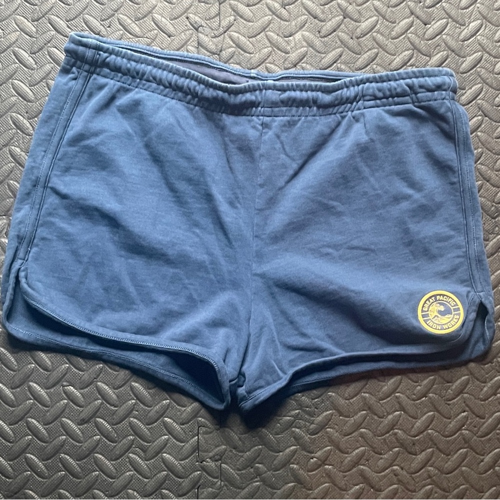 LIMITED PATAGONIA WOMENS GREAT PACIFIC IRON WORKS CREST ORGANIC SWEATSHORTS